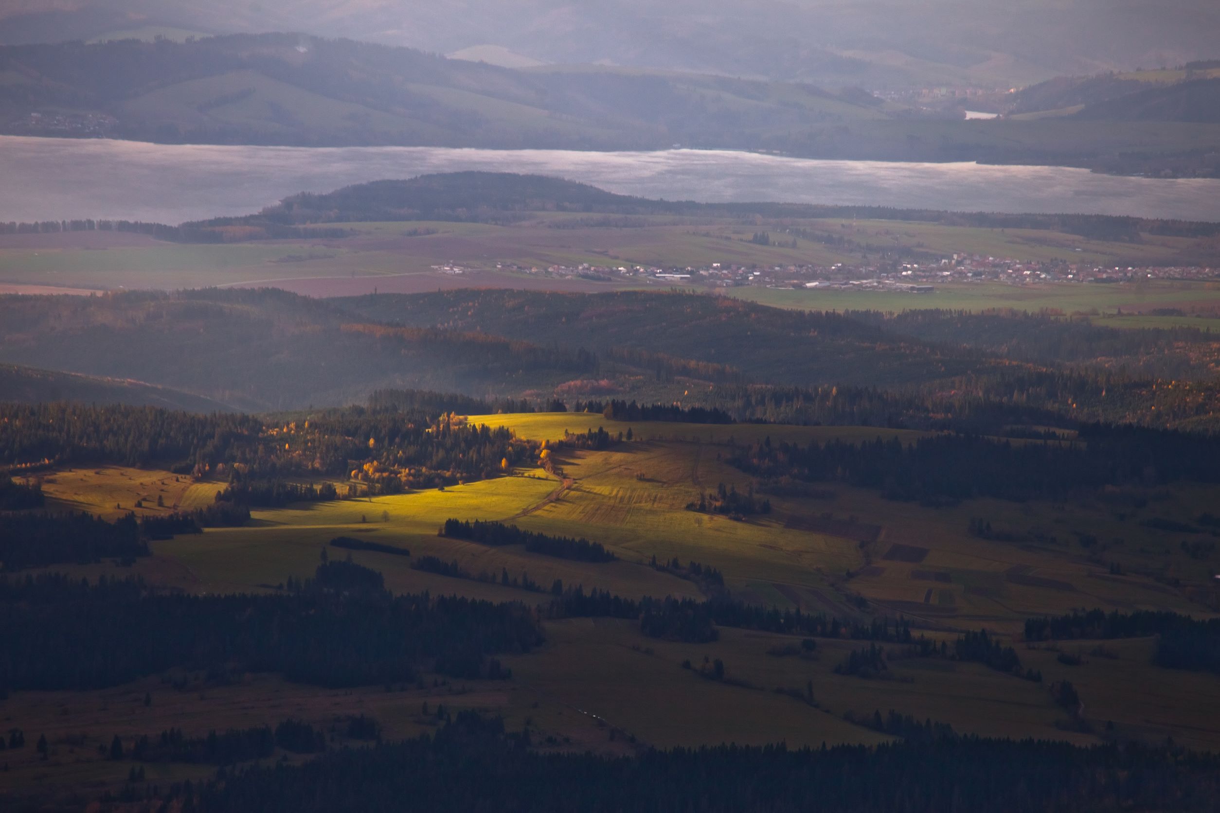 Widok na pasmo górskie.